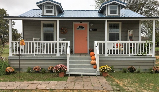 Circle P Cabins - First Monday Trade Days - Now with 3 cabins on 3 acres