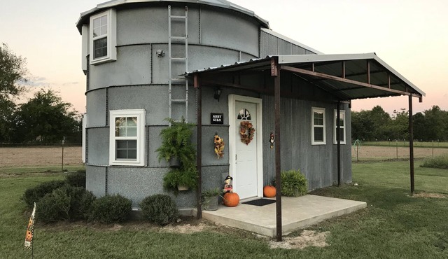 Circle P Cabins - First Monday Trade Days - 4 cabins on 3 acres