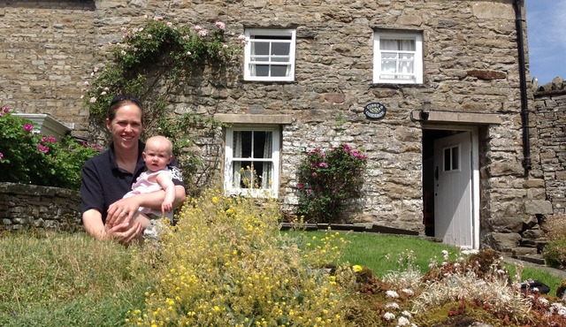 Cissy's Cottage A Cosy 18th Century Stone Built cottage, Nestled Under The Fell