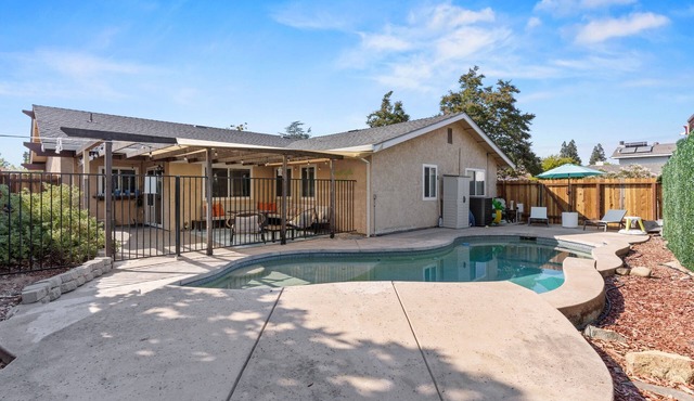 Citrus Retreat with Pool