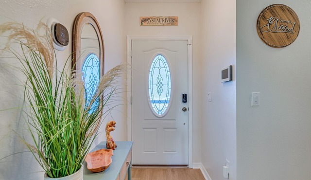 Citrus Springs Retreat w/Grill & Screened Porch!