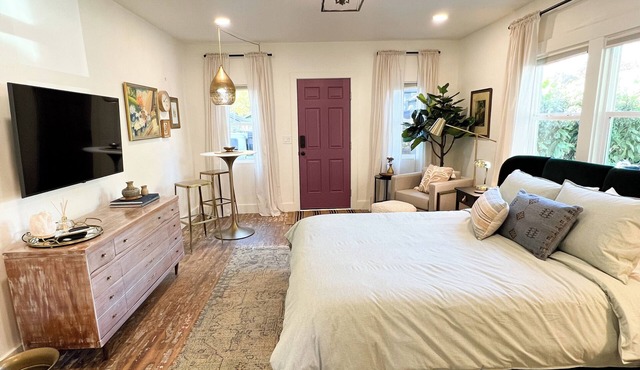 Citrus Studio 3 Relaxed Central Vibe