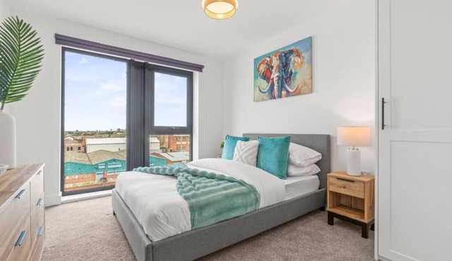 City Apartment | 2Bed 2Bath | Free Parking