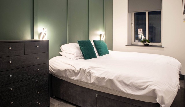 City Apt | Perfect Short Stay | Super King Bed