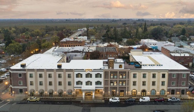 City Break in Winters! Four Classy Accommodations, Free Parking, Pets Allowed!