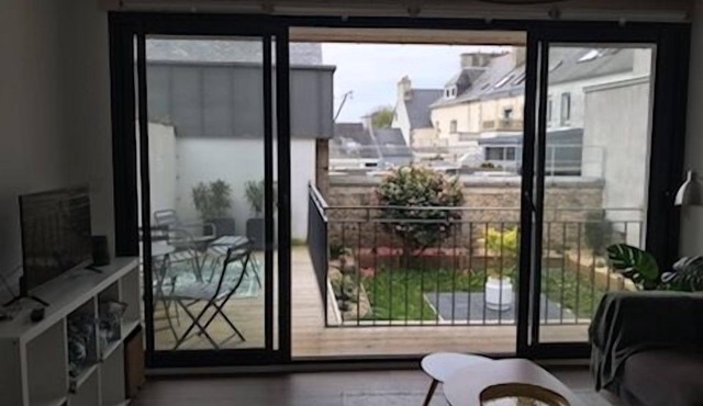 City center apartment with terrace at the foot of the cathedral.