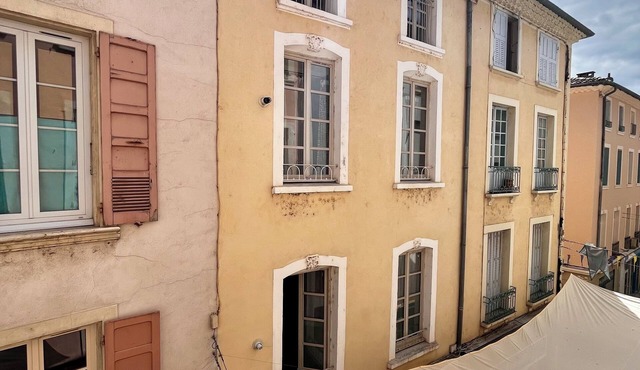 City center apartment close to swimming, in the heart of local life