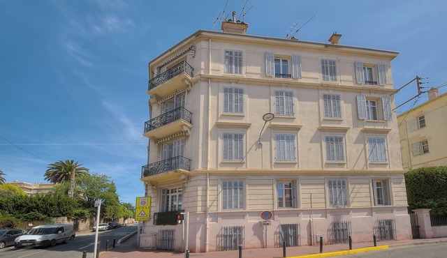 City center apartment with garden