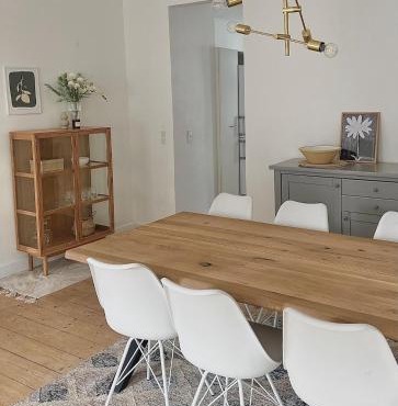 City center apartment with balcony and private parking