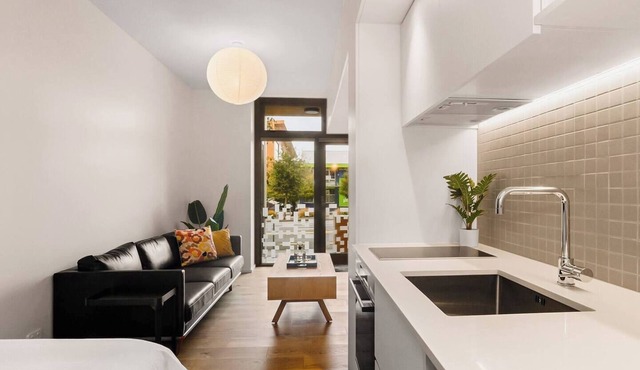 City Central Retreat | Sleek Studio Living