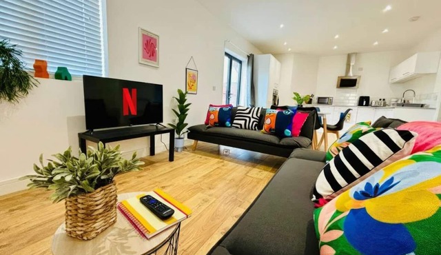 City Centre 2-Bed for Contractors | Sleeps 6