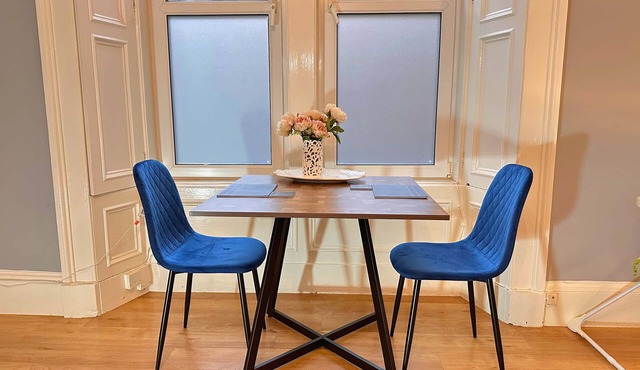 City Centre ,5*Ground Floor, near grass market