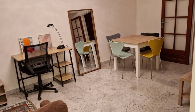 city-centre apartment close to historic sites and shops