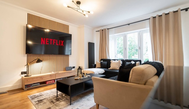 City Centre Haven King En-suite w/parking