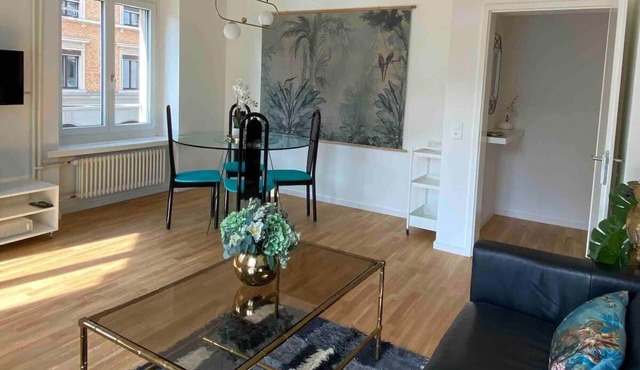 City Centre Spacious 2-BR Apt Sapphire