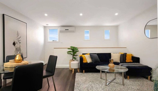 City Centre Unit Overlooking Ryrie Street