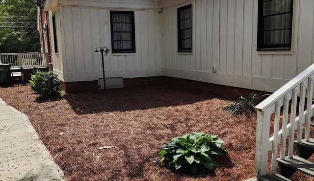 City Charmer Cottage, Unit B - 3bed, 2 bath- 1300sf attached - Downtown Wilson