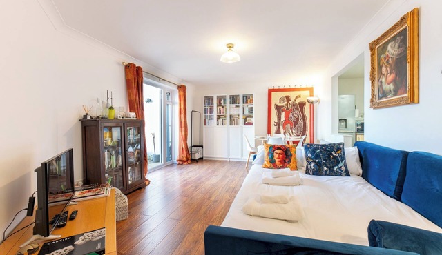 City-chic central studio near station, Kingston - Pass the Keys