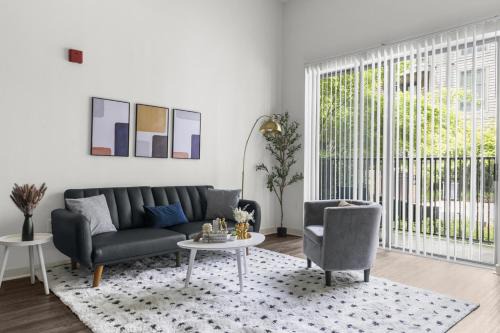 City Chic Modern 1Bedroom Fully Furnished Condo