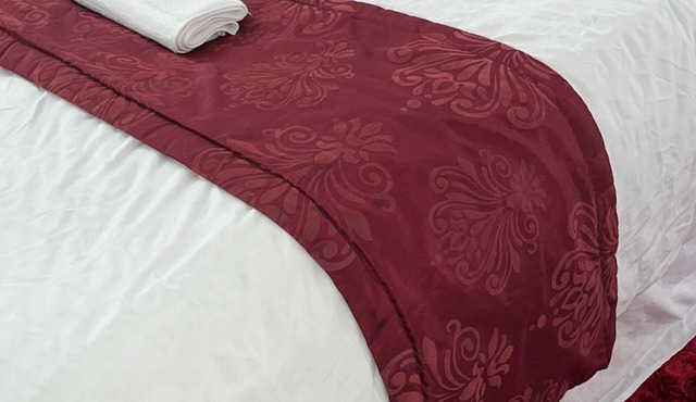 City Comfort: Executive & Leisure Retreat