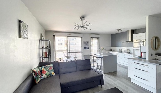 City & cosy, LYON CHARCOT- WIFI - LAVE LINGE - BALCON - PARKING