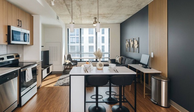 City Escape | 2BR Apt w/Resort Amenities