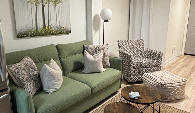 City Escape in Vaughan, walking distance to Canada’s Wonderland & Vaughan Mills