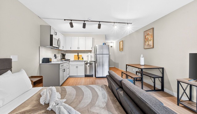 City Escape: Stylish Studio Oasis