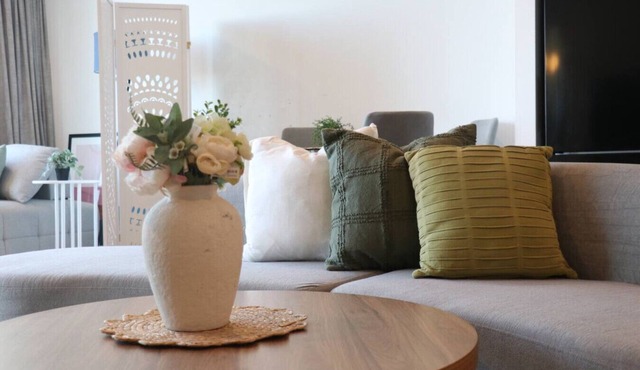 City focused comfy city view apartment