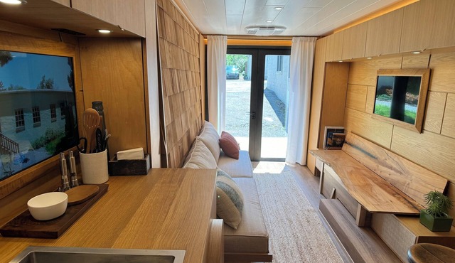 "City Hideaway: Off-Grid Luxe"