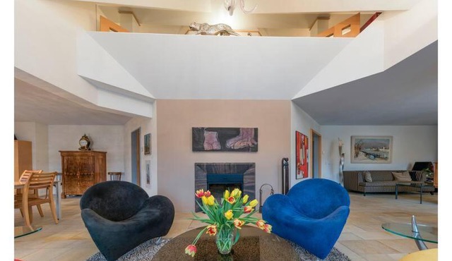 City, Lake and Luxury