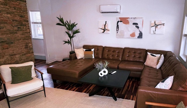 City Luxury @ Smart Pricing + Parking + Family-Friendly