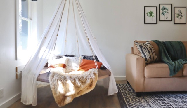 City Oasis - Historic Blackrock- Pets and Parking