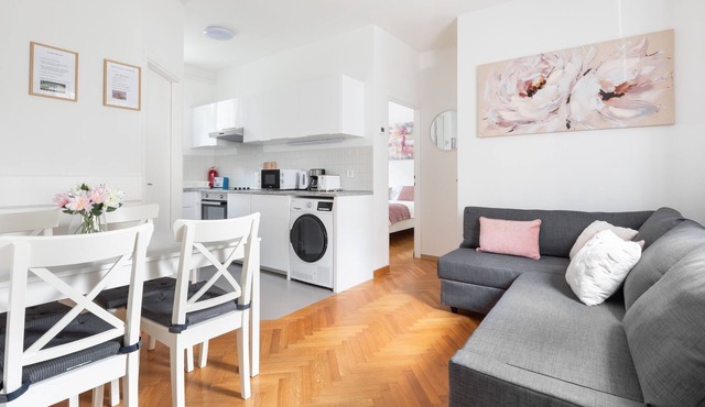 City Pearl 2-bedroom apartment, Prime Location!