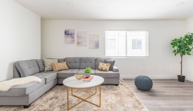 City Retreat: King Bed+ Mins to DT