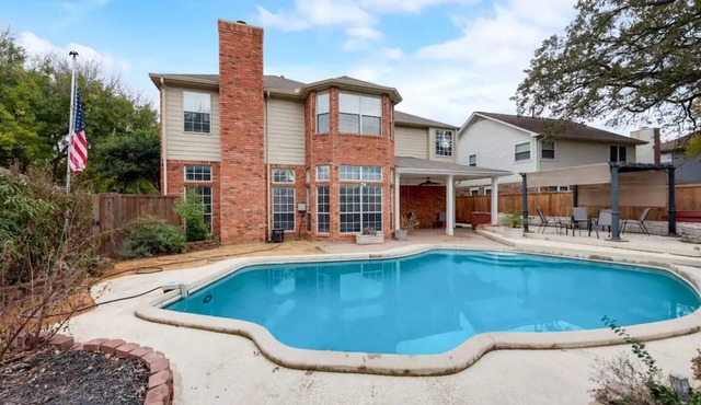 City Retreat w/Pool & Near Lake