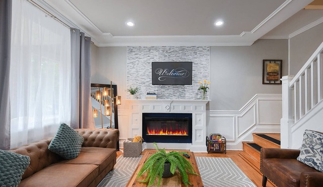 City Retreat | Wi-Fi, Multi TVs, Pvt Parking,