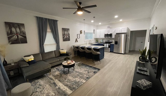 City Serenity-2BR Home away from Home. 6 Min from ATL Airport