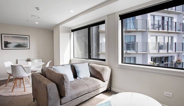 City Skyline Apartment near Myers Park