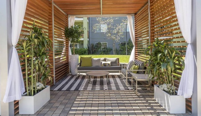 City South Private 1BR Condo with Pool & Gym