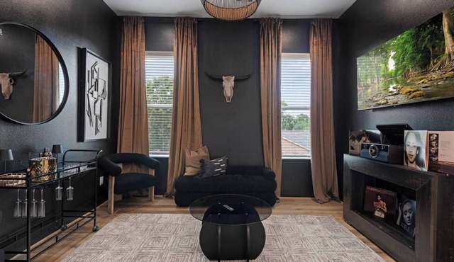 City Stay Couples, Creators, and Cozy Hub in HTX