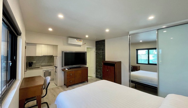 City Studio Private bathroom and private kitchen