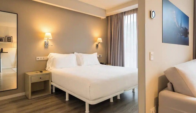 City Studio w/Washer + Kitchen for Comfortable Bilbao Getaways