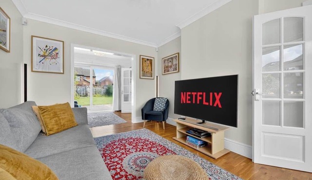 City SuperHost Lovely 3 bed Wythenshawe Home