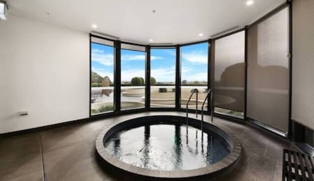 City to Bay Views and Racecourse