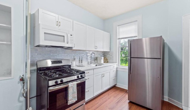 City Vibes Easy Access to NYC & Dinning Walks