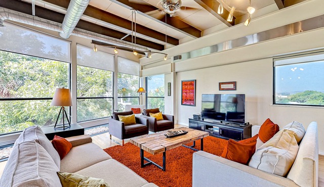 City-View Austin Penthouse on West 6th Street Near Restaurants & Parks - Dogs OK