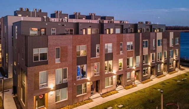 City View Luxury New Modern Townhouse w/Roof deck