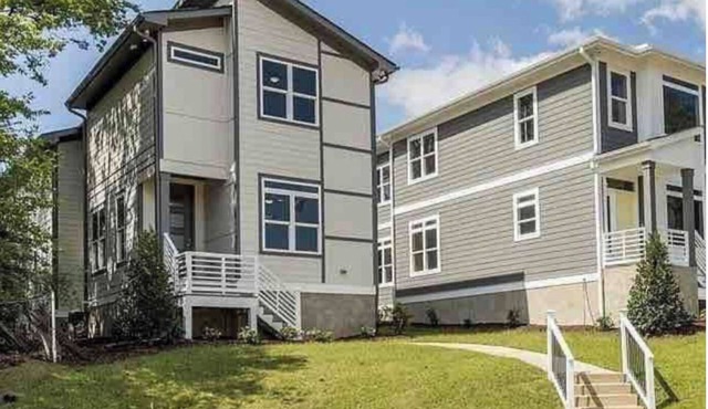 City View Luxury- near Downtown, Capital, NC State- w/King Suite