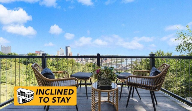 City View Sanctuary. 3 Decks, Fenced-In Yard, Hot Tub, Fire Pit, Private Parking